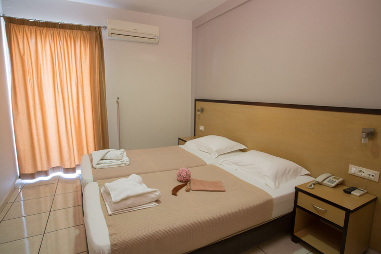 Bedroom 2, Theofilos City Hotel, Crete