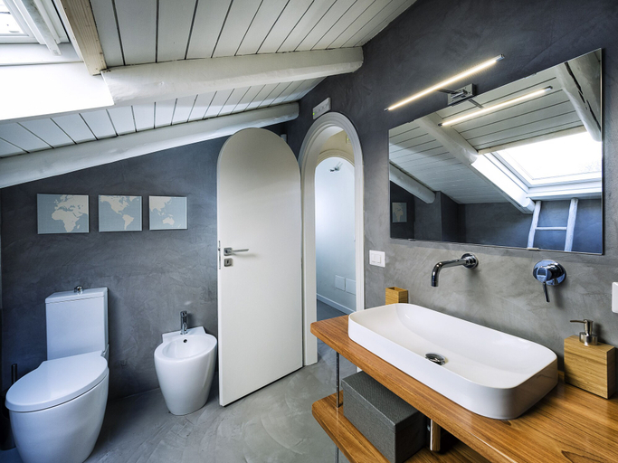 Bathroom, Casa Tecla, Catania