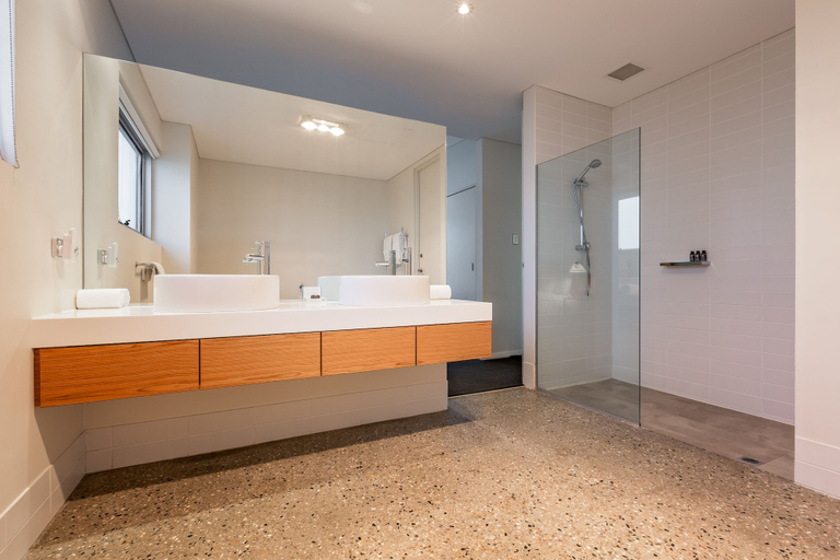 Bathroom 5, Smiths Beach Resort, Busselton