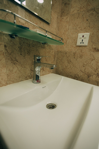 Bathroom 5, Hotel Tulsi, Gandaki