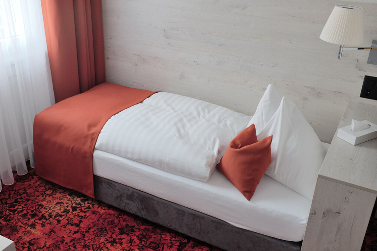 Bedroom 4, Hotel Restaurant Bellevue au Lac, Thun