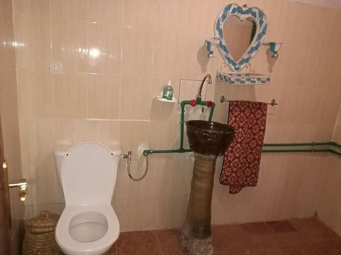 Bathroom 3, Riad Berbèber Boutaghrar, Ouarzazate