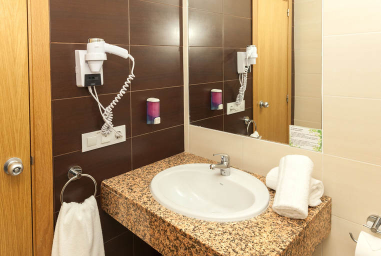 Bathroom 4, Gala Placidia, Alicante