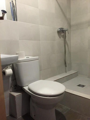 Bathroom 3, Hostal Delfos, Barcelona