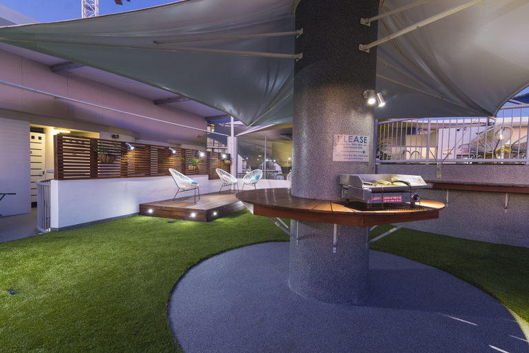 Food & Drinks 5, Beach Club Resort, Maroochy - Mooloolaba