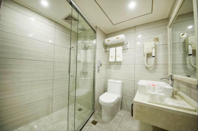 Bathroom 4, YangShuo New Century Hotel, Guilin