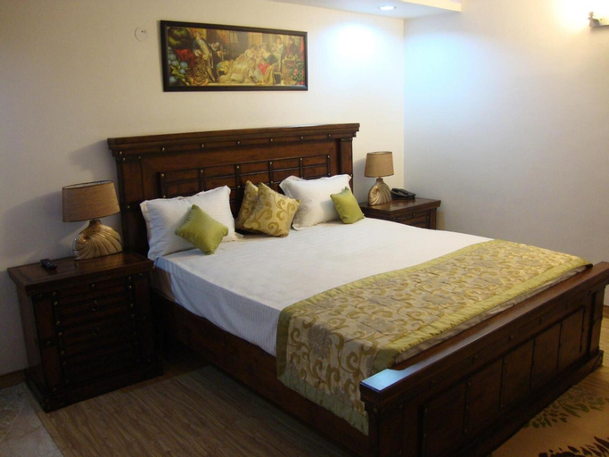 Bedroom 4, Skylink Suites, West
