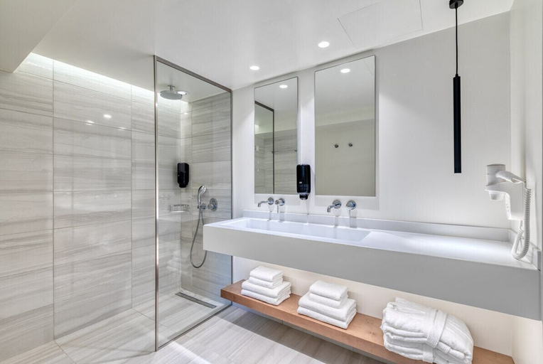 Bathroom 5, Utopia Blu, South Aegean
