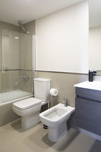 Bathroom, Dots del Alto, Confluencia