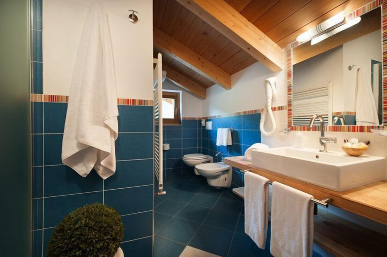 Bathroom 3, Hotel Alegra, Sondrio
