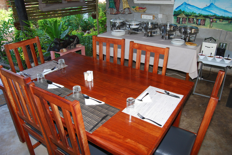 Food & Drinks 5, Dzimbahwe Guest Lodge, Hwange