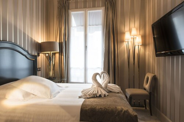 Bedroom 3, Brit Hotel La Bonne Etape, Eure