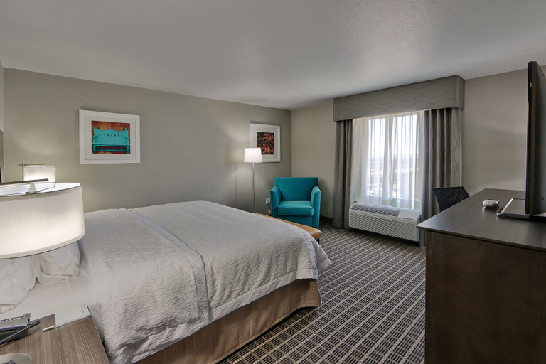 Bedroom 3, Hampton Inn & Suites Albuquerque Airport, Bernalillo