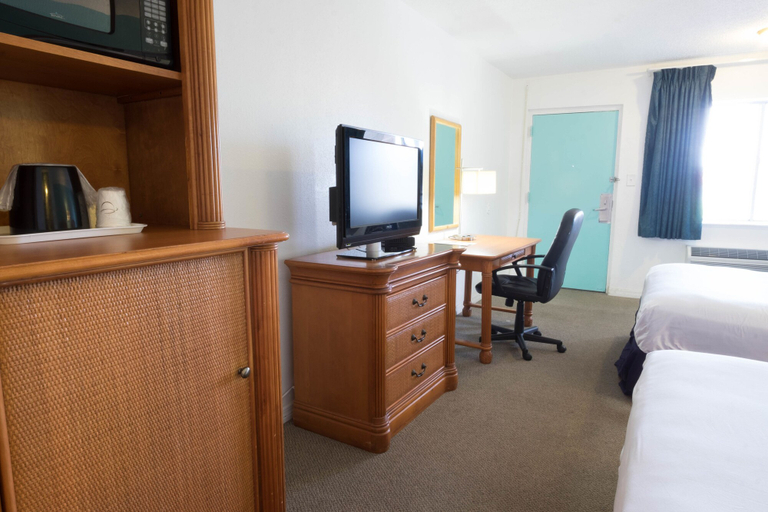 Bedroom 3, Rodeway Inn Clearwater - Central, Pinellas