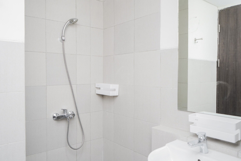 Bathroom 5, Brand New And Good Studio At Bintaro Icon Apartment, Tangerang Selatan