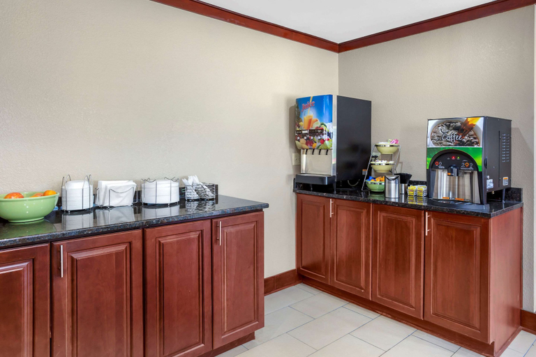 Food & Drinks 5, Comfort Inn Hoffman Estates - Schaumburg, Cook