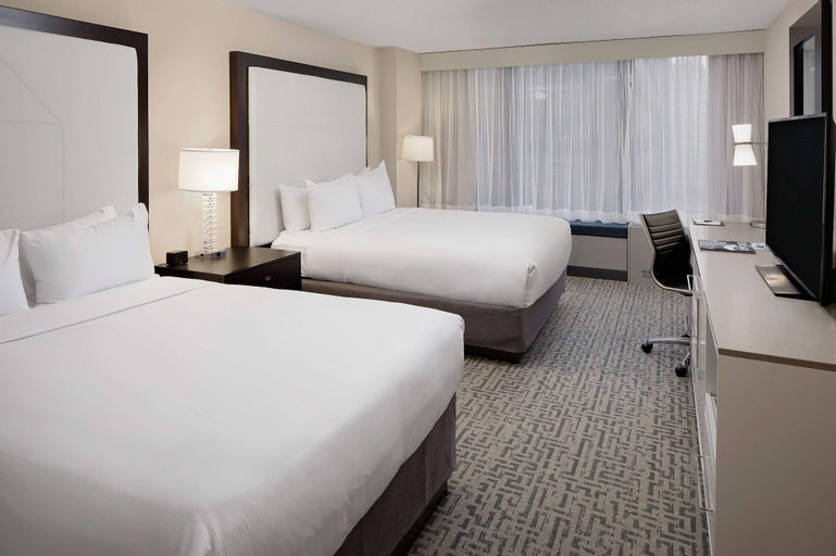 Bedroom 3, DoubleTree by Hilton Chicago - Magnificent Mile, Cook