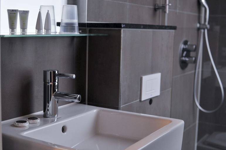 Bathroom 4, Hotel Fine Harmony, Amsterdam