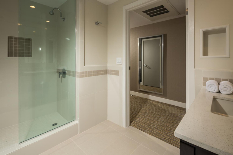 Bathroom 4, Aventura Hotel, Los Angeles