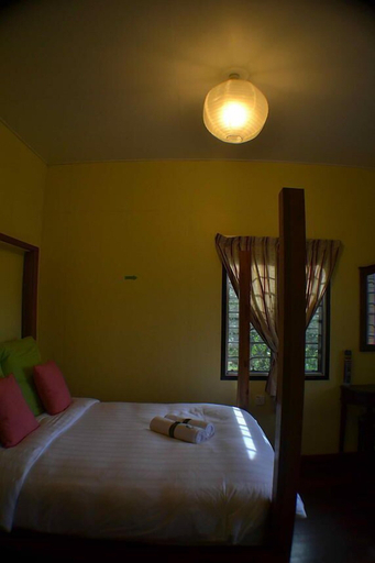 Bedroom 2, Sepilok Forest Edge Resort, Sandakan