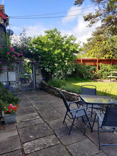 Others 5, The Barn B&B, Bridgend