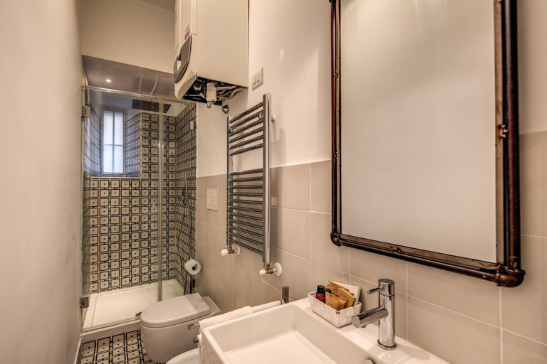 Bathroom 3, Feronia Guest House, Rome