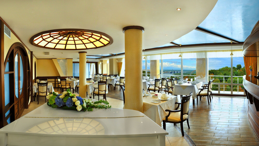 Food & Drinks 4, Hotel Dnipro, Shevchenkivs'kyi