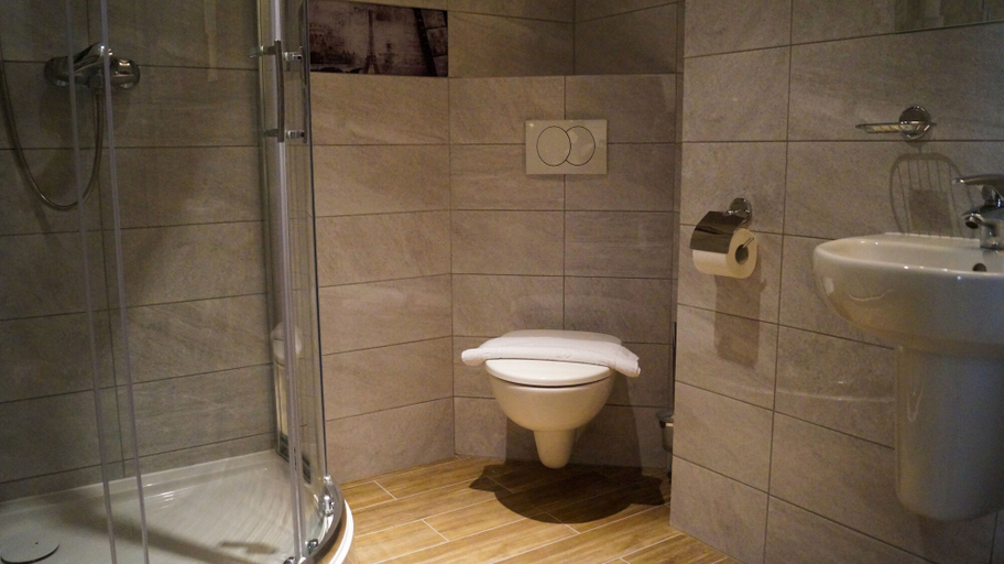 Bathroom 4, Osrodek Wypoczynkowy Zorza, Kołobrzeg