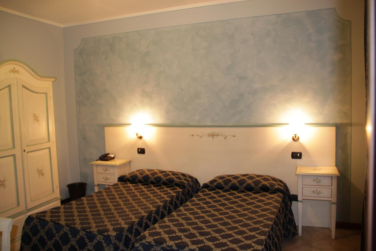 Bedroom 3, Albergo La Piana, Brescia
