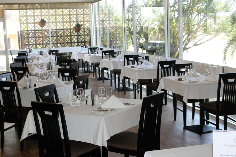 Food & Drinks 5, Hospitality Geraldton, SureStay Collection by Best Western, Geraldton