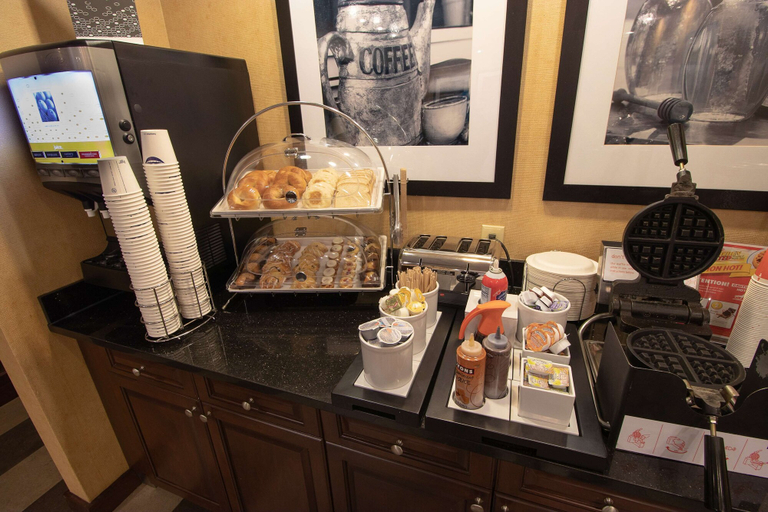 Food & Drinks 5, Hampton Inn Lincolnton, Lincoln