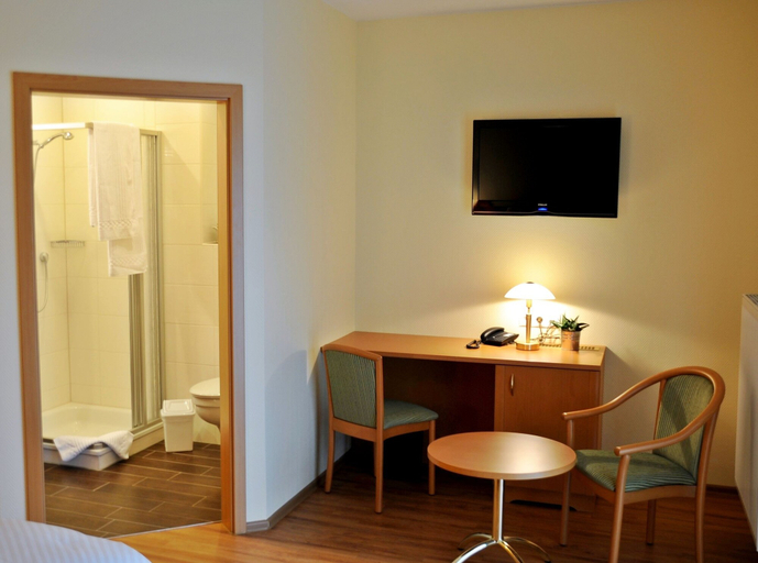 Bedroom 2, Hotel Restaurant Burgerklause Tapken, Cloppenburg