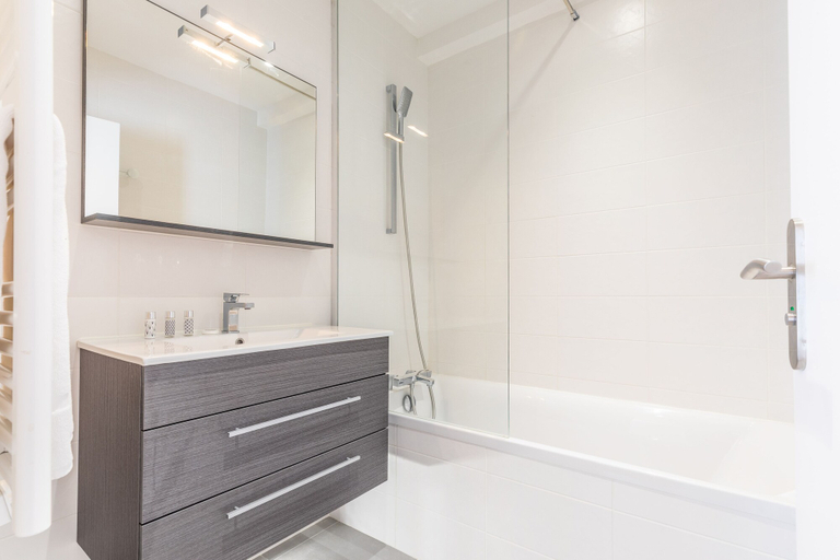 Bathroom, Madame Vacances Les Palmiers du Golf, Landes