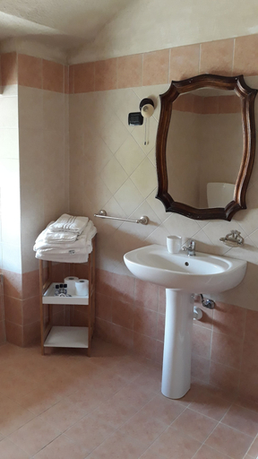 Bathroom 3, Cascina Binelli, Cuneo