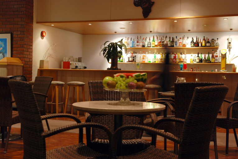 Food & Drinks 4, Blue Crane Hotel Apts