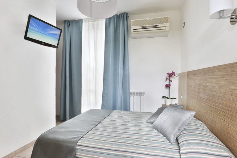 Bedroom 16