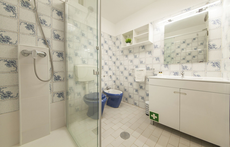 Bathroom 4, B43 - Spotless Seaview Apartment, Portimão
