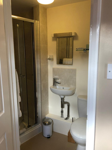 Bathroom 3, Newent Golf Club & Lodges, Gloucestershire