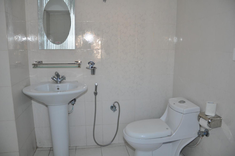 Bathroom 4, Sunny Guest House and Cafe, Bagmati