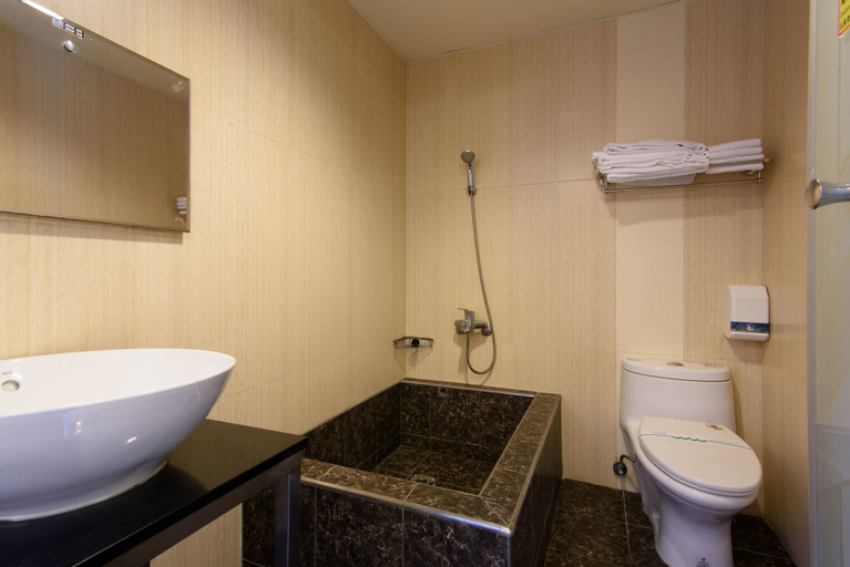 Bathroom 5, 水沙連大飯店-休閒館 (Shui Sha Lian Hotel - Harbor Resort), Nantou