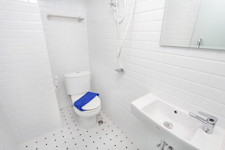 Bathroom 5, NewStar Hotel, Pattaya