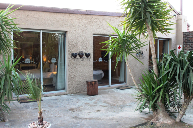 Exterior & Views 2, Potties Guest House, Pixley ka Seme