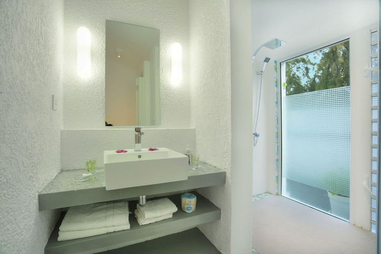 Bathroom 4, Esprit Libre Restaurant and Guest House