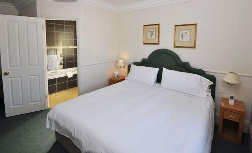 Bedroom 3, The Montague Hotel, Poole