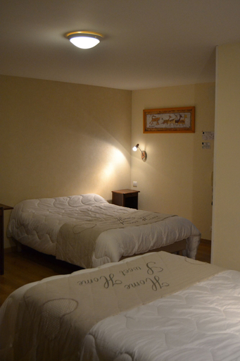 Bedroom 4, Hôtel du Lion Vert, Haute-Saône