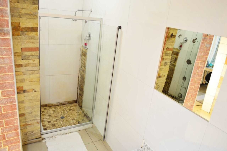Bathroom 4, Unathi Guest Lodge, Thabo Mofutsanyane