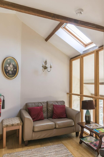 Others 4, The Barn B&B, Bridgend