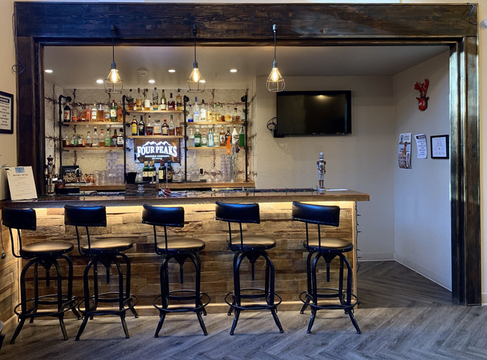 Food & Drinks 4, GreenTree Inn & Suites in Pinetop, Navajo