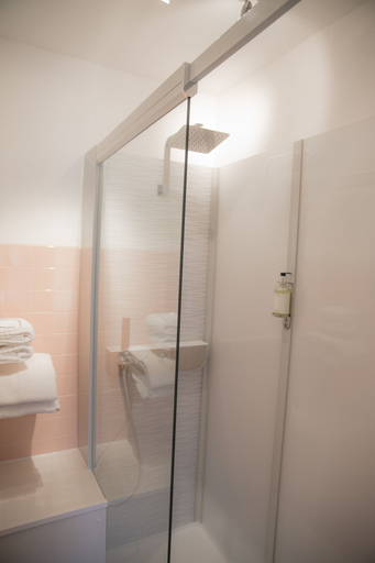 Bathroom 5, Arc Hôtel sur Mer, Gironde