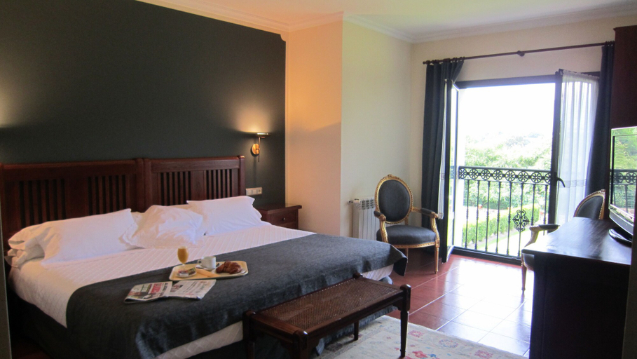 Bedroom 3, Finca La Mansión, Asturias